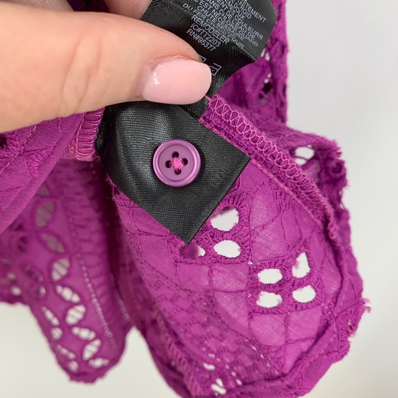 Sanctuary Breezy Eyelet Flutter Sleeve Back Cut-Out Shell Top Sz M - Picture 10 of 12